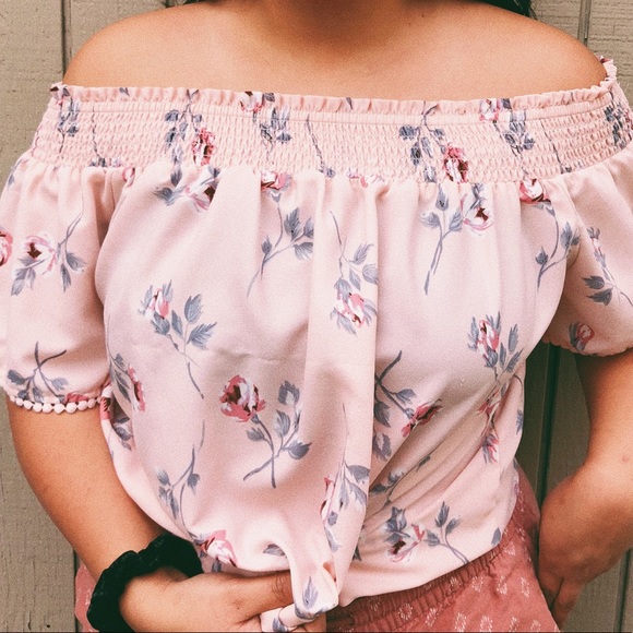 Off the shoulder pink floral top - Picture 3 of 3